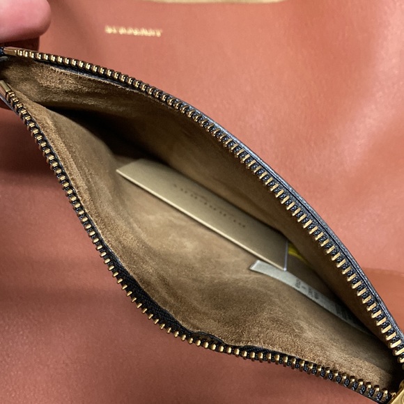 Authentic BNWT Burberry Unisex Leather Messenger - Picture 10 of 12